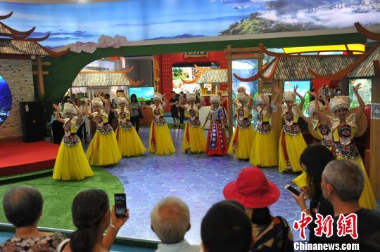 中国西部旅游产业博览会开幕 VR全域旅游成亮点，旅游业投资掀新热潮